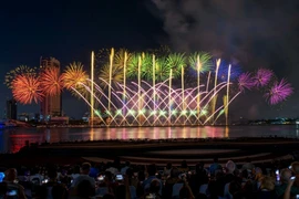 Inspirée par la beauté naturelle de Dà Nang, le DIFF 2025 double non seulement son échelle, mais intègre également des technologies de performance de pointe. Photo: DIFF 2025