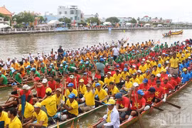 La traditionnelle course de ghe ngo sera le point d'orgue de la fête Ok Om Bok. Photo : NDEL