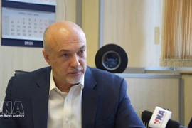 Le Dr Oleg Ghermanovich Rumyantsev, membre de l’Ordre fédéral des avocats de Russie et président du groupe de travail chargé de la rédaction de la Constitution russe. Photo: VNA