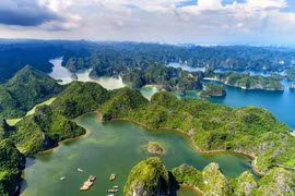 Cat Ba est le seul endroit au Vietnam à posséder trois titres nationaux et internationaux. Photo : VNA