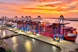 Au port de Gemalink dans la province de Bà Ria-Vung Tàu (Sud). Photo : VGP