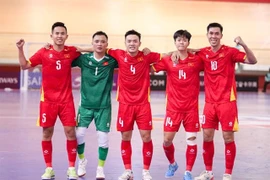 Des joueurs vietnamiens célèbrent un but lors de leur victoire 5-4 contre le Koweït en Coupe d'Asie de futsal de l'AFC 2026, le 29 janvier à Jakarta, en Indonésie. Photo : VFF