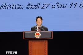 Le président Luong Cuong prend la parole lors de la cérémonie célébrant le 50e anniversaire de la Fête nationale du Laos (2 décembre 1975-2025) et commémorant le 105e anniversaire de la naissance de l’ancien président lao Kaysone Phomvihane (13 décembre 1920-2025), le 27 novembre. Photo : VNA