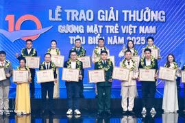 Jeunes Vietnamiens remarquables et jeunes Vietnamiens prometteurs de 2025 Photo : VNA