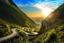 La boucle de Hà Giang. Les routes de montagne, bien que magnifiques, peuvent se révéler exigeantes pour les conducteurs novices. Photo: hagiangplateautours.com