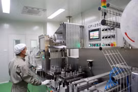 Production pharmaceutique dans les installations de Traphaco Hung Yên. Photo : Traphaco