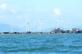 Un projet éolien dans le district de Thuân Bac, province côtière centrale de Ninh Thuân. Photo : VNA