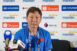 L'entraîneur Kim Sang-sik lors d'une conférence de presse avant la phase de groupes du Championnat de l’ASEAN de football des moins de 23 ans 2025, en Indonésie, le 15 juillet 2025.