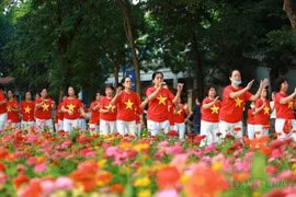 Selon le Rapport sur le développement humain 2025, avec un IDH de 0,766 en 2023, le Vietnam se classe 93e sur 193 pays et territoires. Photo : VNA