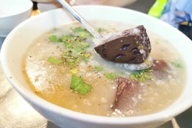 La bouillie de canard (Cháo vịt). Photo: TasteAtlas