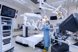 L'hôpital FV de Hô Chi Minh-Ville est équipé du robot chirurgical Da Vinci Xi, la génération de robots chirurgicaux la plus avancée au monde. Photo: VNA