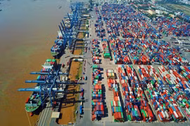 Conteneurs au port de Cat Lai, à Hô Chi Minh-Ville. Photo : Baodautu