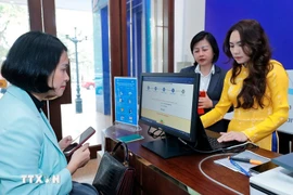 La mise en place d'un environnement de service public transparent est un fondement essentiel pour maintenir l'ordre et la discipline, et pour prévenir et combattre la corruption. Photo: VNA 