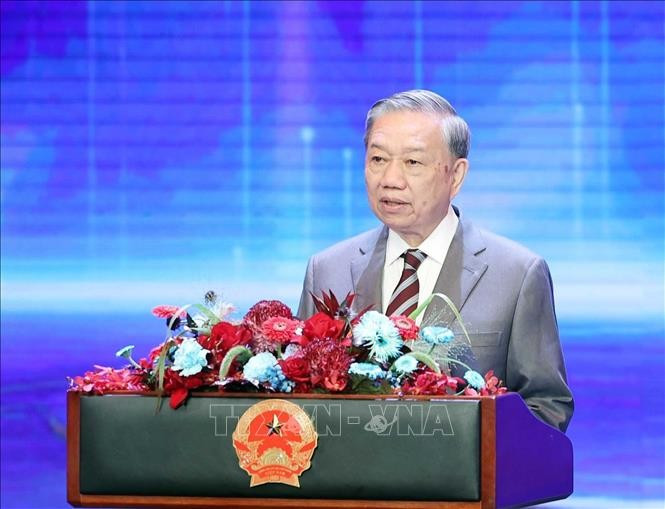 Le secrétaire général du Parti communiste du Vietnam, Tô Lâm, a assisté à l’événement et y a prononcé un discours important. Photo : VNA 2.jpg
