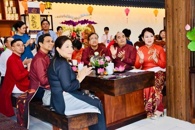 Des activités d'échange culturel ont lieu à l'Espace culturel Due Tam Tra. Photo: SGGP