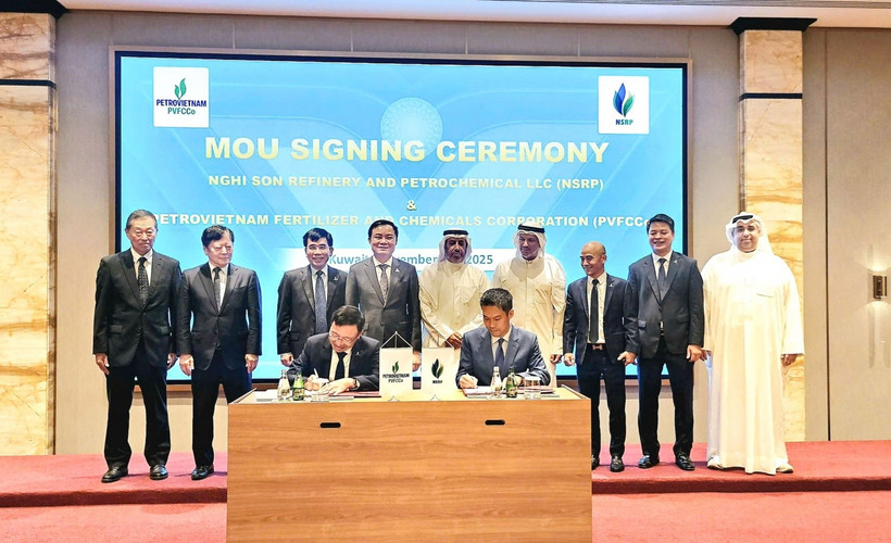 Cérémonie de signature du protocole d’accord entre la compagnie générale des engrais et des produits chimiques de Petrovietnam (PVFCCo – Phu My) et la NSRP. Photo: PetroTimes