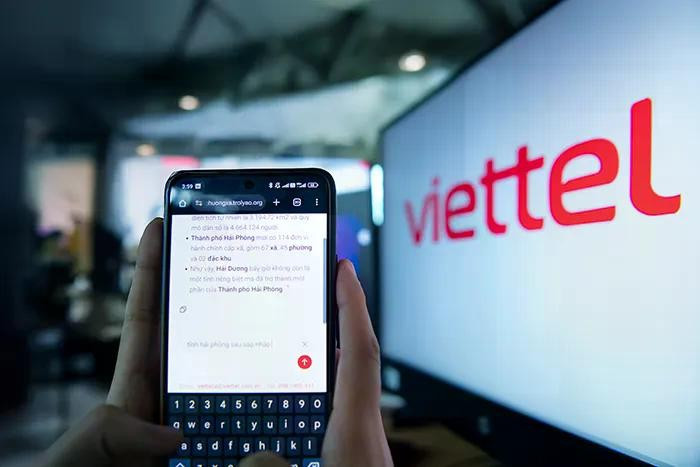 Viettel lance un assistant virtuel basé sur l'intelligence artificielle pour fournir aux citoyens des informations claires et rapides sur les nouvelles unités administratives. Photo: VNA