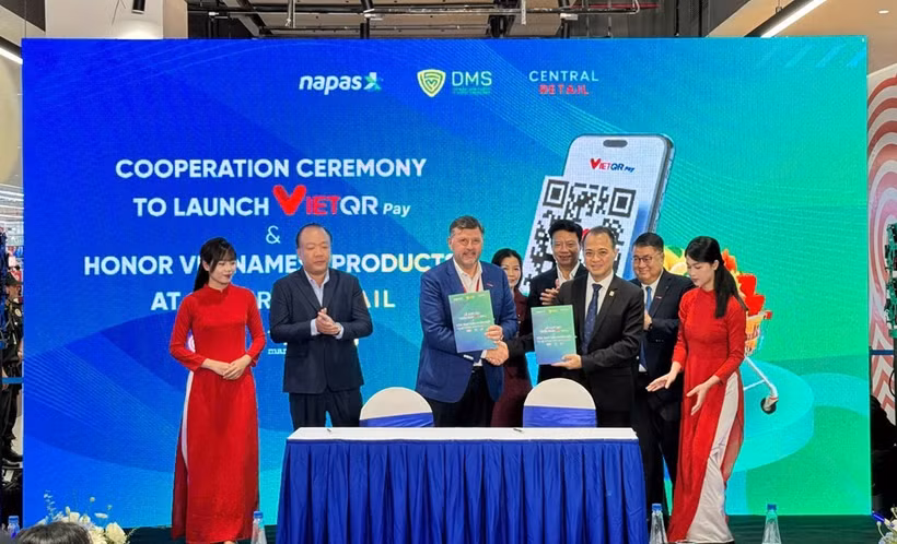 Cérémonie de signature du partenariat entre Central Retail Vietnam et Napas. Photo: bnews
