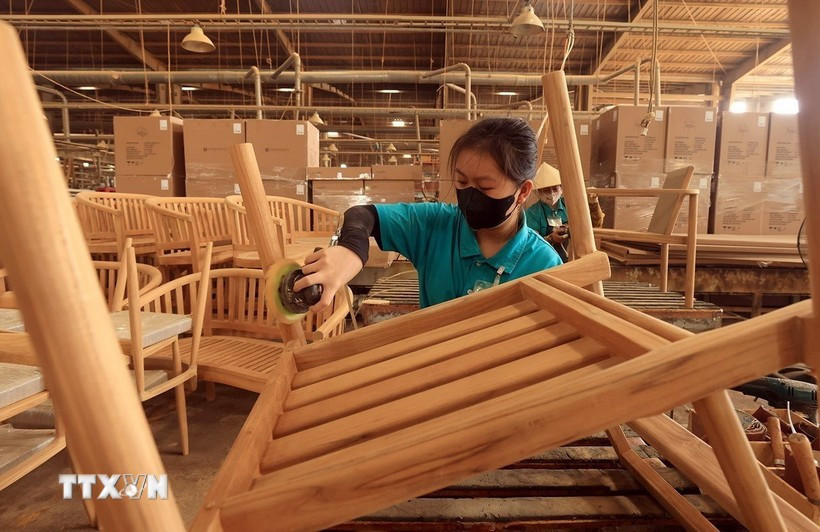 Les principales importations canadiennes en provenance du Vietnam incluent des chaises à cadre en bois ainsi que des meubles de salon, de salle à manger et de chambre à coucher. Photo: VNA