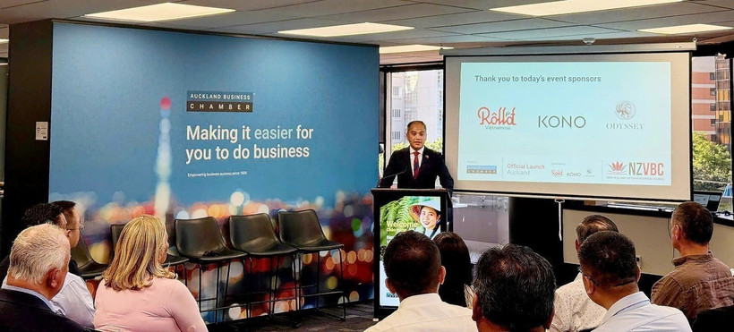 L'ambassadeur du Vietnam en Nouvelle-Zélande, Phan Minh Giang, s'exprime lors de cet événement. Photo: VNA