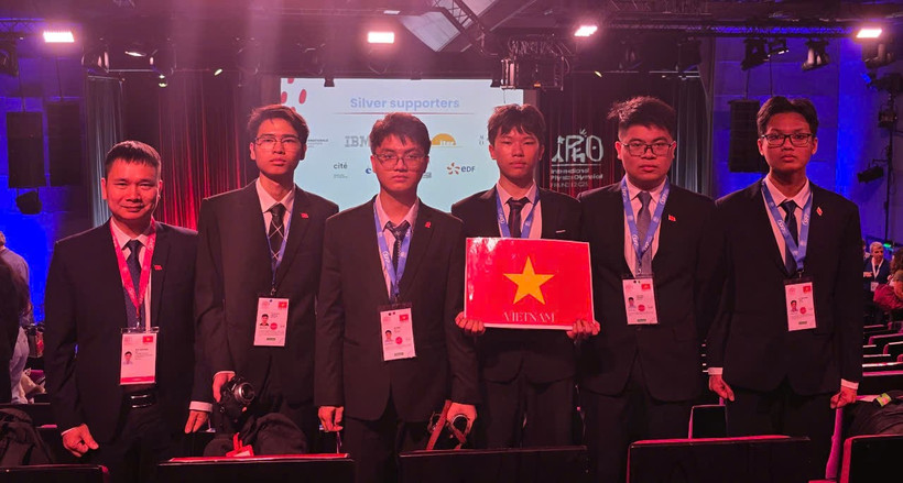 La délégation vietnamienne participe à la 55e édition des Olympiades Internationales de Physique (IPhO). Photo: ministère de l'Éducation et de la Formation