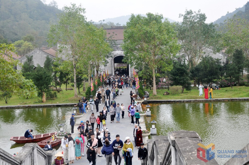 La province de Quang Ninh comprend un patrimoine exceptionnel comprenant 641 sites et 362 patrimoines culturels immatériels. Photo: baoquangninh.vn