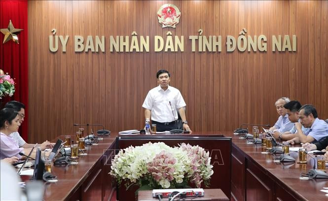 Le vice-président du Comité populaire de la province de Dông Nai, Hô Van Hà, s'exprime à la séance de travail avec la société générale de construction No 1. Photo: VNA