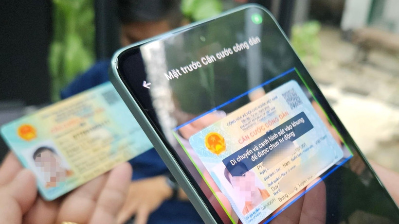 Les passeports ne seront plus acceptés pour les transactions bancaires à partir du 1er janvier 2026. Photo: hanoimoi.vn