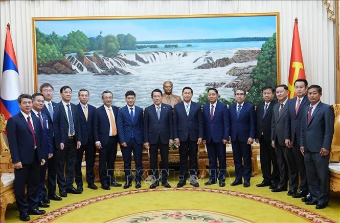 Les deux délégations des ministères vietnamien et lao de la Sécurité publique. Photo: VNA