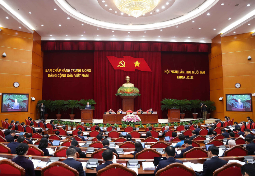 Le secrétaire général du Parti, Tô Lâm, prononce le discours d’ouverture du 12e Plénum du Comité central du Parti. Photo: VNA