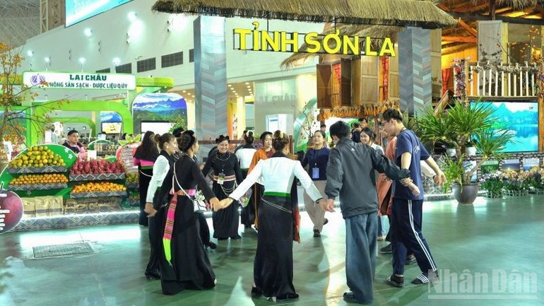 L'espace de Son La attire les visiteurs. Photo : nhandan.vn