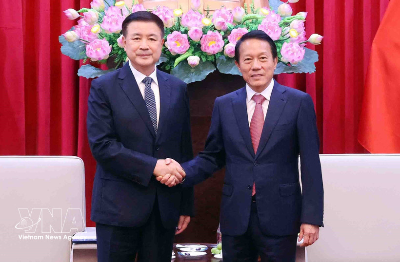 Le général Luong Tam Quang (droite), ministre vietnamien de la Sécurité publique, et le ministre chinois de la Sécurité publique, Wang Xiaohong. Photo: VNA
