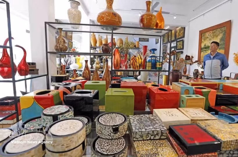 Les objets laqués du village de Ha Thai témoignent du savoir-faire et de la créativité de ses artisans. Photo : VNA