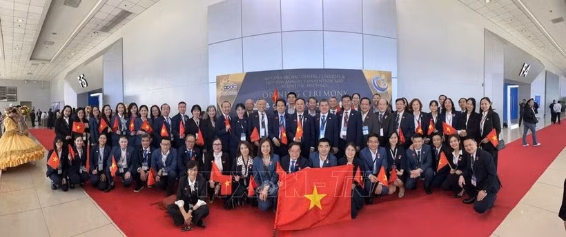 Lors du 46e Congrès dentaire Asie-Pacifique aux Philippines, le Vietnam s'est vu attribuer le droit d'accueillir la 47e édition. Photo : VNA