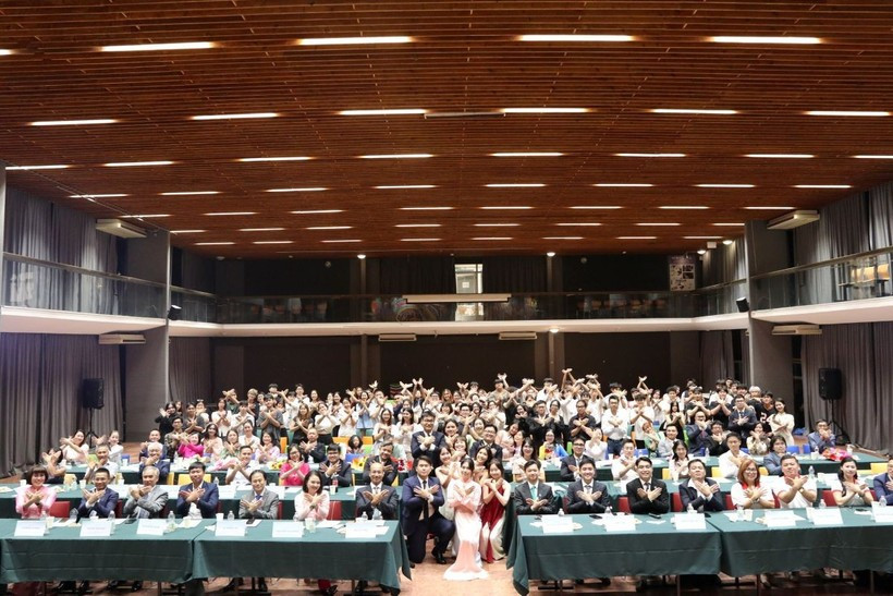 Plus de 120 jeunes et étudiants vietnamiens participent au 11e Festival des jeunes et étudiants vietnamiens en Europe. Photo: VNA