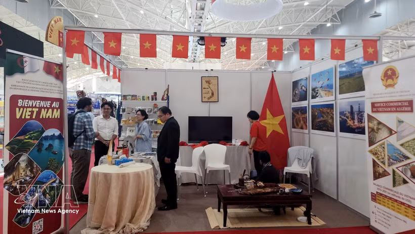 Le stand du Vietnam lors de la 57e édition de la Foire internationale d’Alger. Photo: VNA