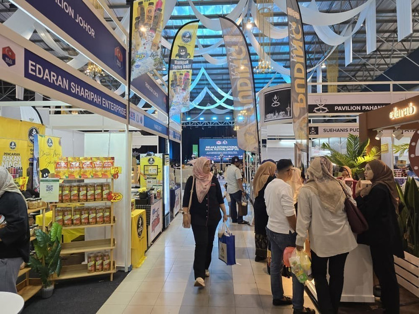 Les visiteurs au Festival international Halal de Malacca. Photo: VNA