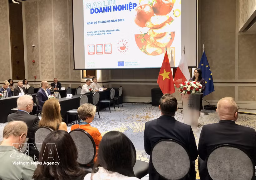 Des délégués participent à l'événement. Photo: VNA