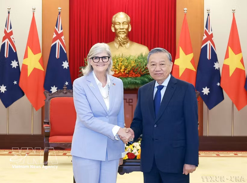 Le secrétaire général du Comité central du Parti communiste du Vietnam et président vietnamien, To Lam, et la gouverneure générale d’Australie, Sam Mostyn. Photo: VNA