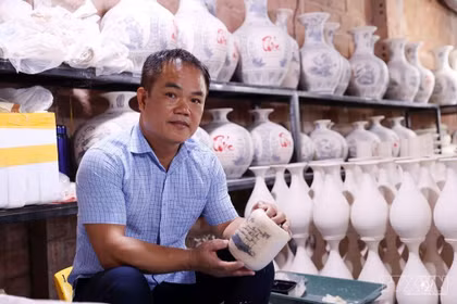 Dao Viet Binh, celui qui fait vivre la céramique de Kim Lan
