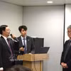 Le vice-Premier ministre Ho Quoc Dung s'entretient avec les dirigeants du Centre d'intelligence artificielle du groupe SK. Photo : VNA 