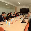 La délégation de la Commission de la Culture et des Affaires sociales de l’Assemblée nationale du Vietnam travaille avec l’Autorité de régulation de la communication audiovisuelle et numérique (ARCOM). Photo: VNA