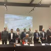 Signature d'une lettre d'intention de coopération entre les deux parties lors du Forum d'affaires Bulgarie-Vietnam. Photo : VNA