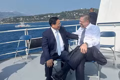 Le Premier ministre vietnamien Pham Minh Chinh (gauche) et le président costaricien Rodrigo Chaves. Photo: VNA