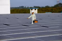 L’efficacité énergétique ne constitue plus seulement une solution pour réduire les coûts, mais devient un élément important de la compétitivité et de la croissance verte du Vietnam. Photo: thoibaotaichinhvietnam.vn