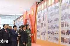 Exposition photographique de la VNA: Le rôle du Parti dans la transition vers une nouvelle ère
