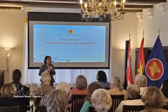L’ambassadrice du Vietnam au Danemark, Nguyen Le Thanh, à l'événement. Photo: VNA