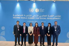 La délégation vietnamienne au deuxième Sommet mondial pour le développement social. Photo: VNA