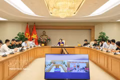 La vice-Première ministre vietnamienne Pham Thi Thanh Tra à la réunion de travail tenue le 8 mai avec le groupe d’assistance du Comité national chargé de la recherche, du rapatriement et de l’identification des restes des soldats morts pour la Patrie. Photo: VNA