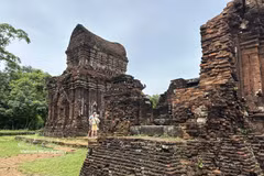 Situé dans la commune de Thu Bon, à Da Nang, le sanctuaire de My Son est réputé pour son architecture monumentale. Photo: VNA